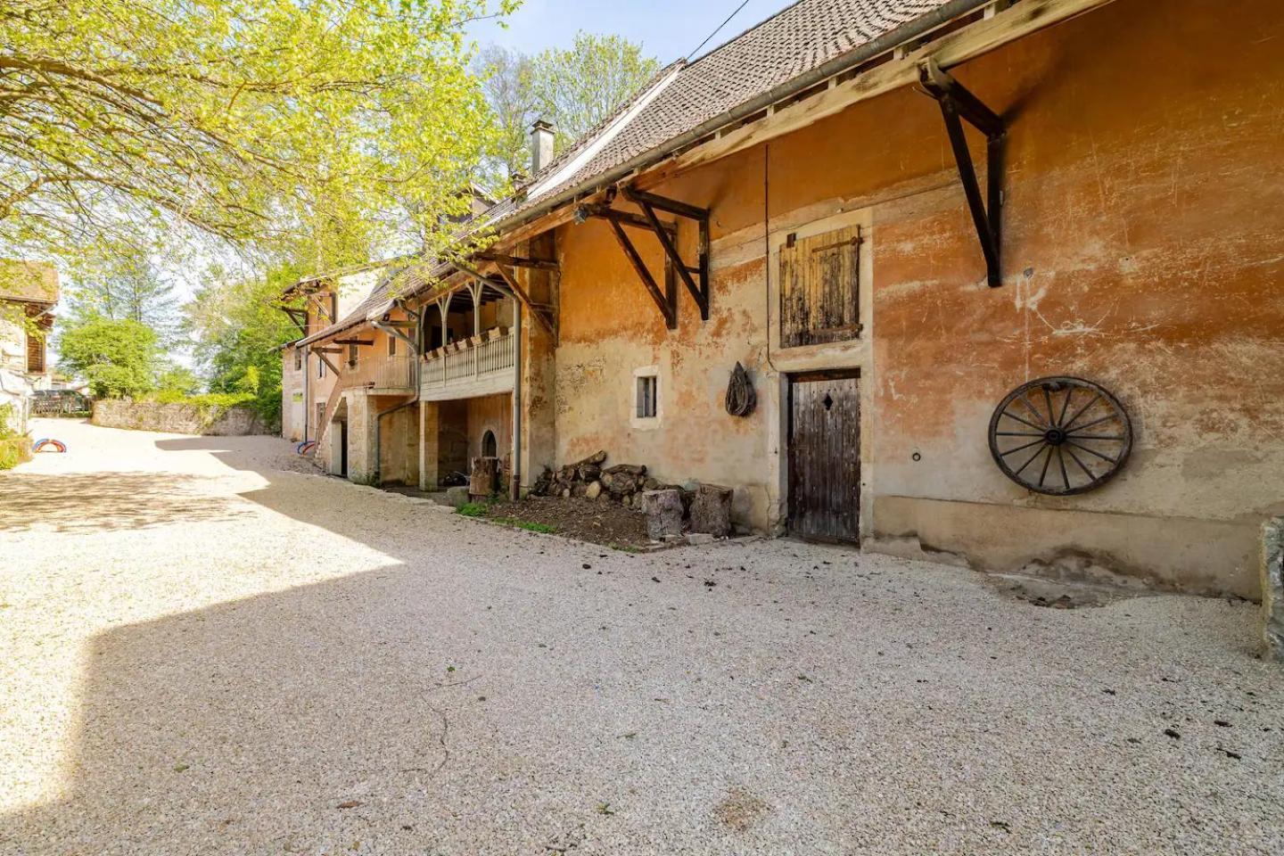 Vakantiehuis Moulin Du Buis - Bain Nordique, Charme Et Detente Saint-Sorlin-en-Bugey